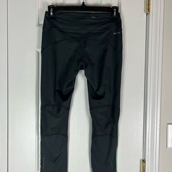 Nike Dri Fit Womens Capri Leggings Size XS - Picture 3 of 3